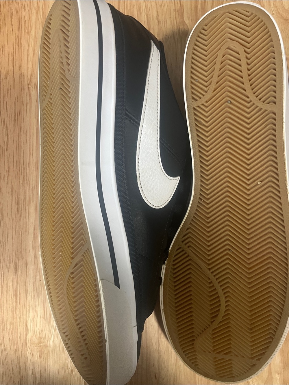 Nike Men’s Black Sneakers with White Swoosh and Red Logo - Picture 4 of 5